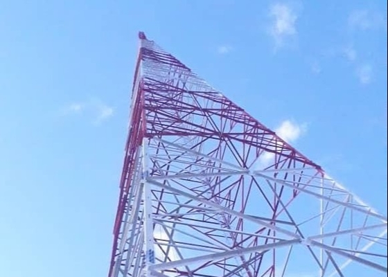 110KV 안테나 원거리 통신 타워는 각도 철골 레이더 구조를 활성화했습니다